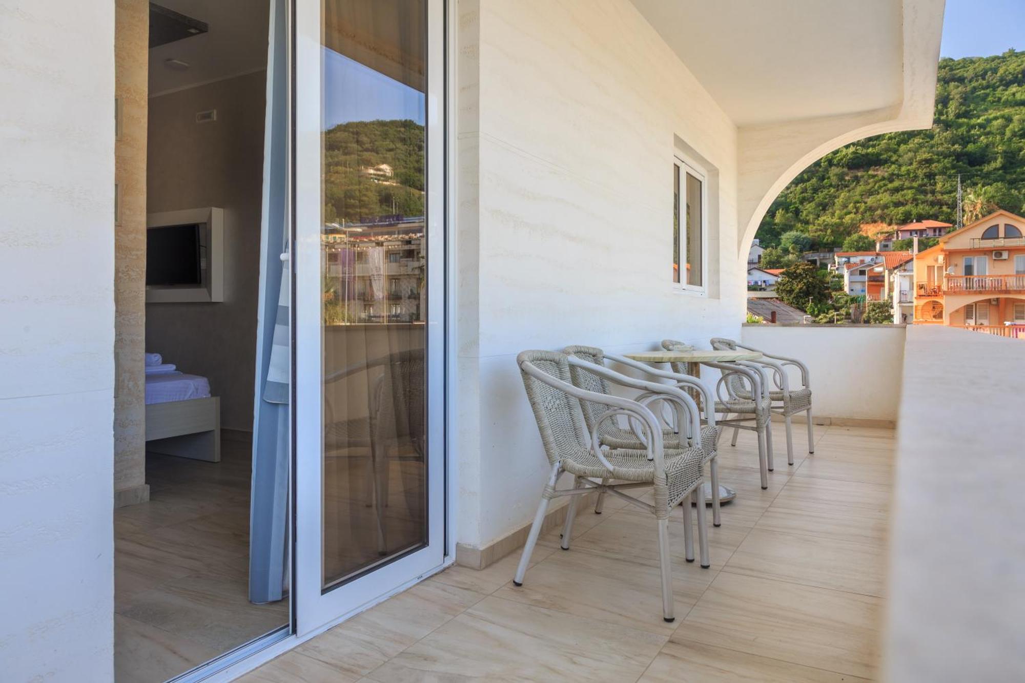 Hotel Maksim Herceg Novi Ngoại thất bức ảnh