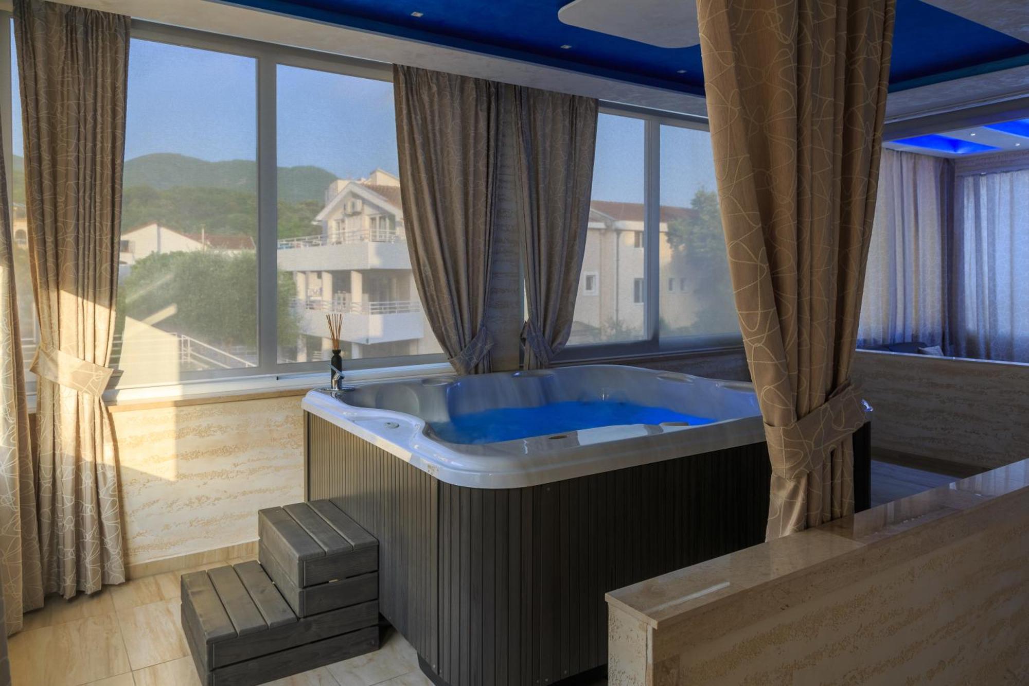 Hotel Maksim Herceg Novi Ngoại thất bức ảnh